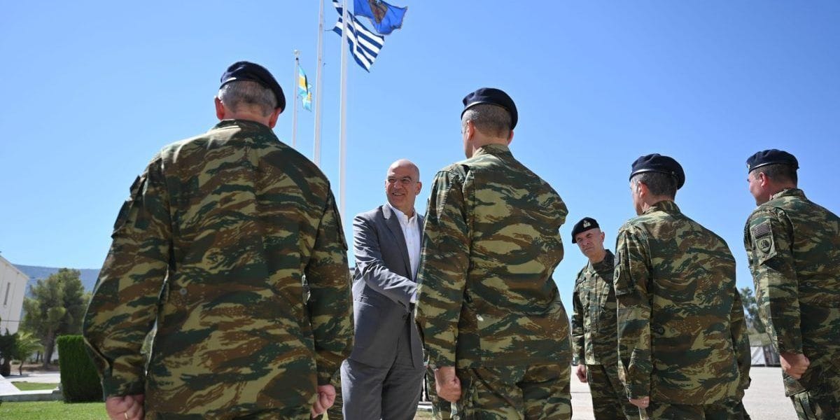 Δένδιας