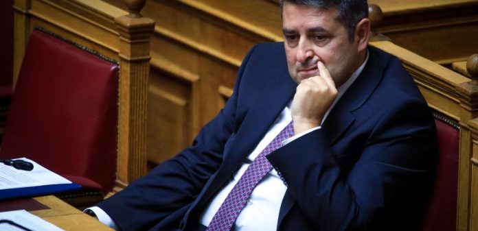 Ο Μυλωνάκης υπ΄ατμόν από το Μαξίμου