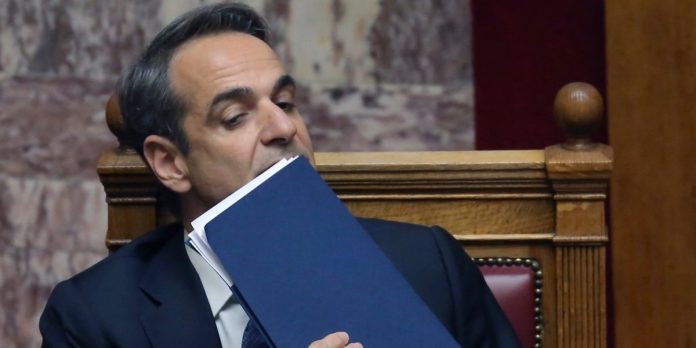 Η ΝΔ πανηγυρίζει για τα πεπραγμένα της επταετίας με φτώχεια, υπερεργασία, ακρίβεια και μισθούς πείνας