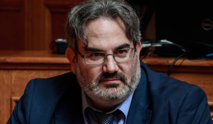 Δύο άτομα του στενού οικογενειακού περιβάλλοντος Μπακογιάννη συνελήφθησαν στο κύκλωμα διαφθοράς και χρηματισμού στις πολεοδομίες