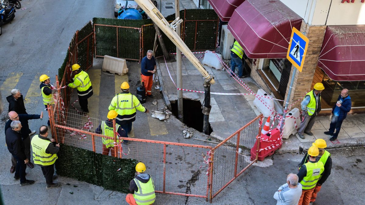 kathizisi-odostromatos-metro Μετρό Δύο νέα σοβαρά περιστατικά που συνδέονται με τη Γραμμή 4 του μετρό αποσιωπήθηκαν